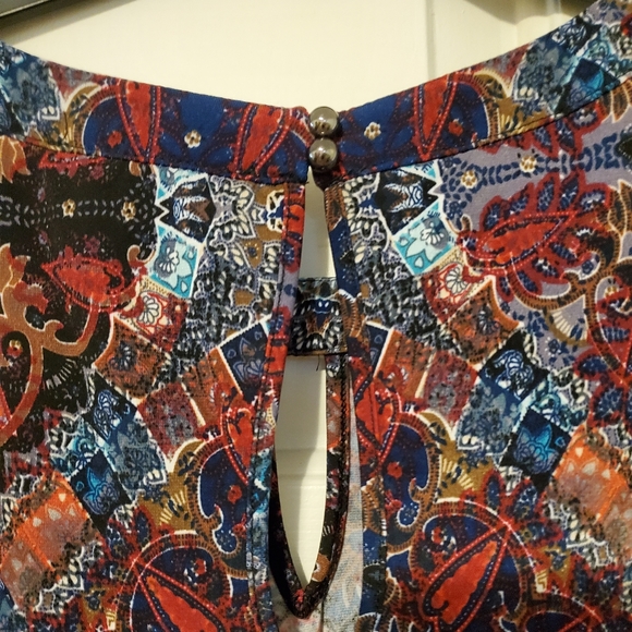 Ladies top - Picture 7 of 8